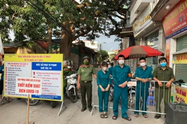 Địa bàn ven đô phạt nghiêm các trường hợp vi phạm giãn cách xã hội