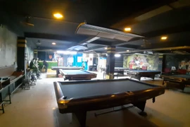 Đề xuất xử phạt 15 triệu đồng đối với một quán bi a lén lút hoạt động bất chấp lệnh cấm