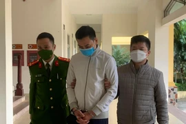 Tạm giam 4 tháng đối tượng xông vào nhà hành hung dã man người phụ nữ