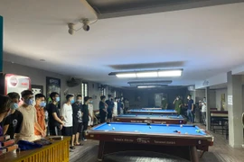 Xử phạt chủ quán và 20 khách chơi bi - a tổng mức phạt 52 triệu đồng