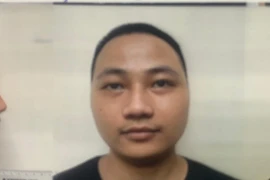 Nửa đêm đột nhập cửa hàng bánh, trộm két sắt, xe máy... 