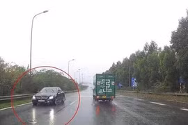 Từ camera hành trình của người dân, Công an Hà Nội xử phạt một tài xế ôtô đi ngược chiều