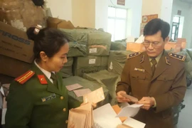 Phát hiện gần 5 tấn “mặt nạ giấy” trị giá 3 tỷ đồng, không rõ nguồn gốc