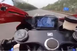 Xác minh thông tin chiếc xe mô tô phân khối lớn di chuyển tốc độ gần 300km/h