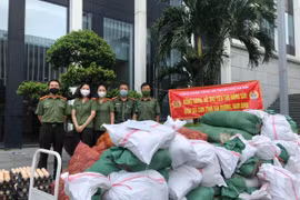 Lực lượng Công an hỗ trợ tiêu thụ nông sản cho nhân dân 2 tỉnh Hải Dương - Nam Định 