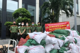 Lực lượng Công an hỗ trợ tiêu thụ nông sản cho nhân dân 2 tỉnh Hải Dương - Nam Định 