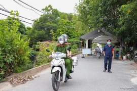 Huyện Thạch Thất có 21 xã, thị trấn thực hiện “vùng xanh” an toàn - cho phép bán hàng mang về 