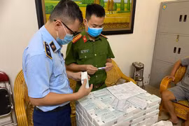 [Clip] Hà Nội: Tạm giữ gần 800 que test Covid - 19 không hóa đơn chứng từ