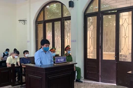 Đối tượng dùng dao, kéo đâm lực lượng phòng chống dịch bị xét xử 24 tháng tù giam