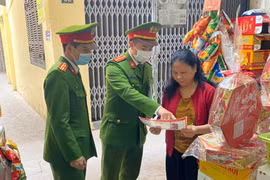Quận Đống Đa: Đi từng ngõ, gõ từng nhà nhắc nhở đảm bảo an toàn PCCC trong dịp Tết