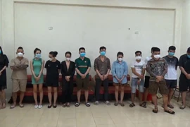 'Thánh chửi' Dương Minh Tuyền cùng 12 người 'bay lắc' trong quán karaoke