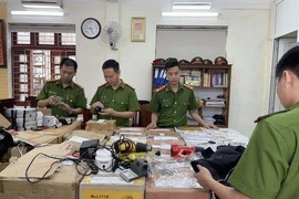 Bắt đôi vợ chồng chuyên bán các thiết bị, dụng cụ 'cờ bạc bịp'