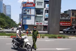 Công an quận Đống Đa phạt 14 trường hợp ra khỏi nhà không vì mục đích thiết yếu