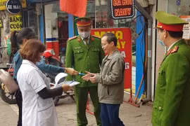 Công an quận Đống Đa, Hà Nội: Xử phạt 46 trường hợp không đeo khẩu trang nơi công cộng