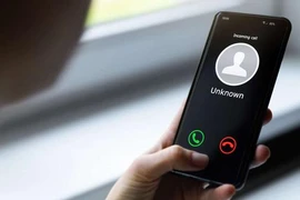 Người đàn ông bị lừa 1,6 tỷ đồng sau khi...nghe điện thoại 