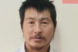 Lẻn vào quán tẩm quất trộm cắp 2 chiếc điện thoại di động