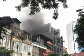 Xảy cháy quán 'Nét Huế' trên phố Thái Hà 