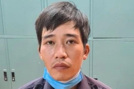 Lợi dụng trời mưa, vác kìm cộng lực đi trộm cắp tài sản