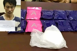 Bị vây bắt, đối tượng chống trả quyết liệt để phi tang gần 2.000 viên ma túy tổng hợp