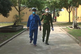 Giám đốc công ty thay tên đổi họ, trốn truy nã hơn 10 năm