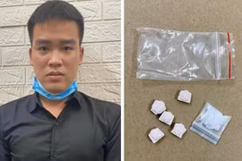 Giấu ma túy trong tất vẫn không thoát