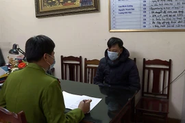 Bắt quả tang 10 đối tượng đánh bạc trong ngôi nhà nhiều ổ khóa