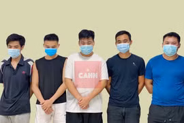 Bắt quả tang 5 đối tượng tụ tập đánh bạc