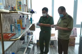 Đột kích, kiểm tra nhiều kho, cơ sở kinh doanh bằng hình thức livestream 