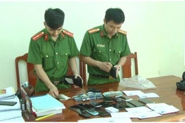 Đột kích 2 sới bạc, bắt quả tang 18 đối tượng đang sát phạt