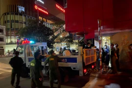 Chủ quán karaoke Linh Dương cho khách trèo lên mái nhà bỏ trốn, sắp hầu tòa