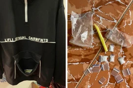 Kiểm tra thanh niên có biểu hiện nghi vấn, lộ nhiều gói ma túy