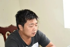 Mang xăng đến nhà đối thủ đốt xe để trả thù