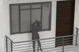 Xác minh trình báo vụ đột nhập, trộm kim cương, nhẫn vàng trị giá 14.000 USD