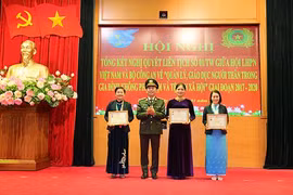 Giáo dục người thân trong gia đình không phạm tội và tệ nạn xã hội