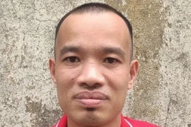 Gã đàn ông mua 100 viên hồng phiến về xé lẻ bán kiếm lời