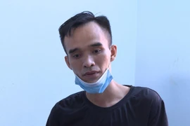 Gã trai cướp giật điện thoại của bé 7 tuổi đang ngồi chơi điện tử