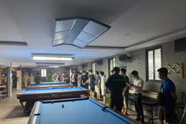 Phát hiện một quán Bi-a lén lút mở cửa cho 16 khách chơi