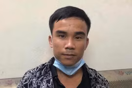 Lộ tẩy hành vi mờ ám của gã đàn ông lang thang trong đêm