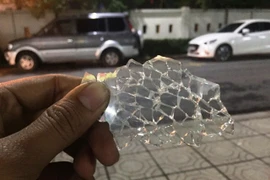 Mái che chung cư nghi bị phá hoại, hàng trăm cư dân hốt hoảng