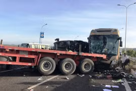 Nguyên nhân vụ tai nạn trên cao tốc khiến 1 người chết, 17 người bị thương