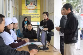 Hà Nội: Ngày đầu lập hồ sơ điện tử quản lý sức khỏe cá nhân