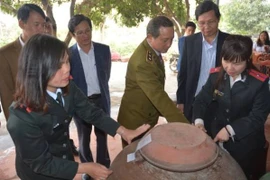 Hà Nội: Phát hiện một nhà hàng kinh doanh hơn 200 lít rượu không nhãn mác