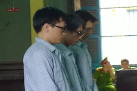 Hai anh em sinh đôi giết người vì tiếng pô xe ầm ĩ