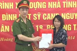 Khánh thành nhà tình nghĩa cho thân nhân liệt sĩ Nguyễn Định