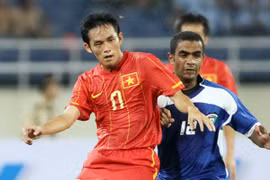 Vũ Phong ghi bàn trong trận thua 1-3 của ĐT Việt Nam trước Tuyển SV Nhật Bản