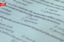 Xem xét lại việc dùng IELTS thay điểm thi