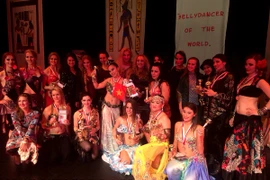 "Cô gái vàng" Đỗ Hồng Hạnh đoạt cúp vô địch "Bellydancer of the world" 2015