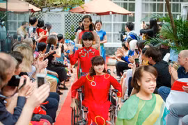 Ấn tượng với màn trình diễn thời trang dành cho người khuyết tật