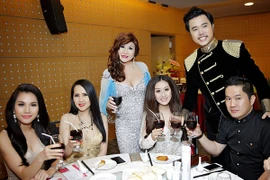 MC Kim Trang lộng lẫy như nàng công chúa đi dự tiệc