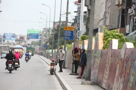 Sợ như…đợi xe buýt giữa nắng trưa